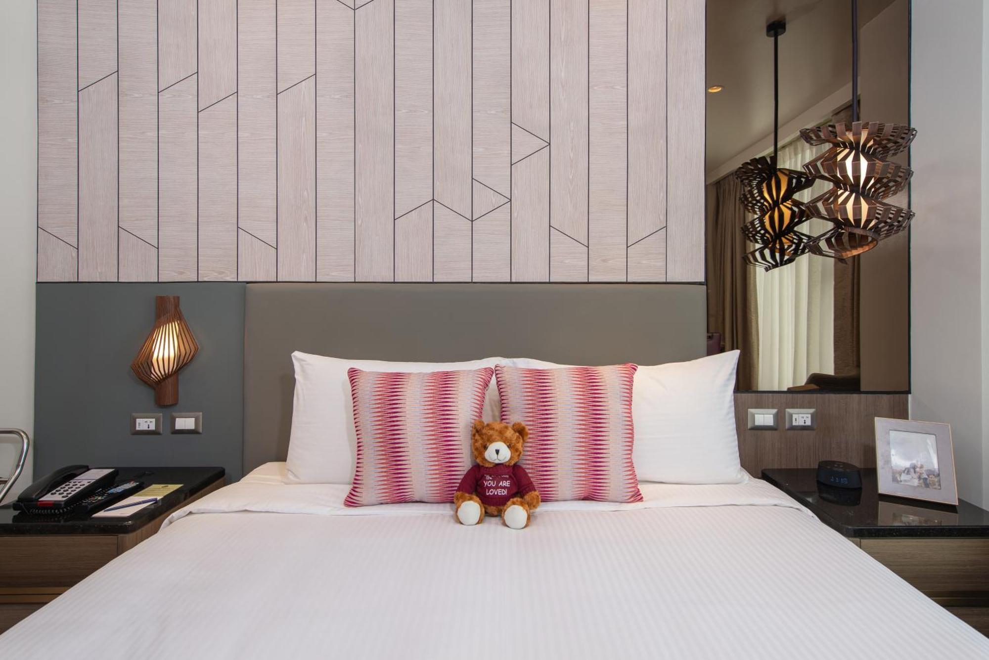Somerset Central Salcedo Makati Макати Экстерьер фото
