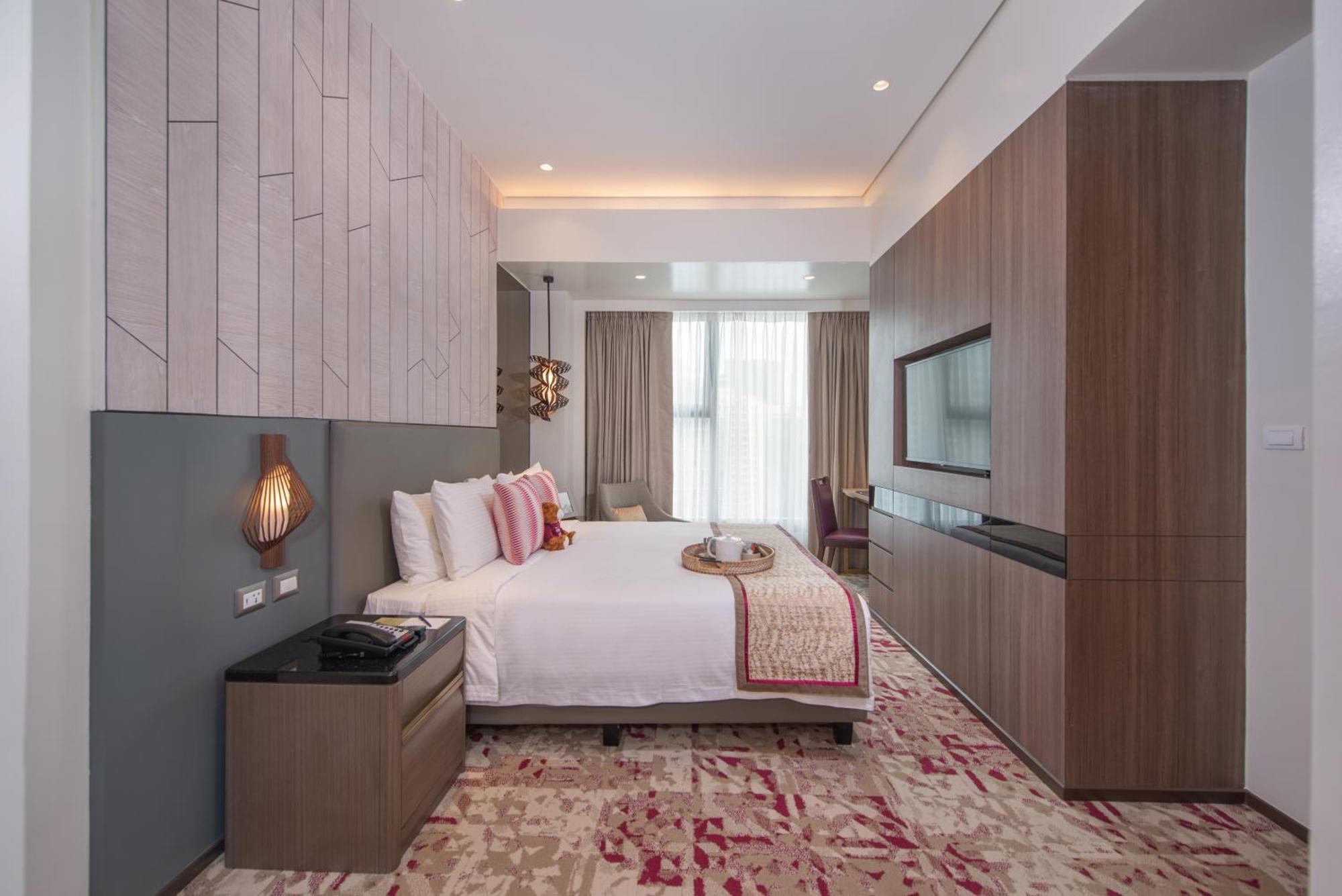 Somerset Central Salcedo Makati Макати Экстерьер фото
