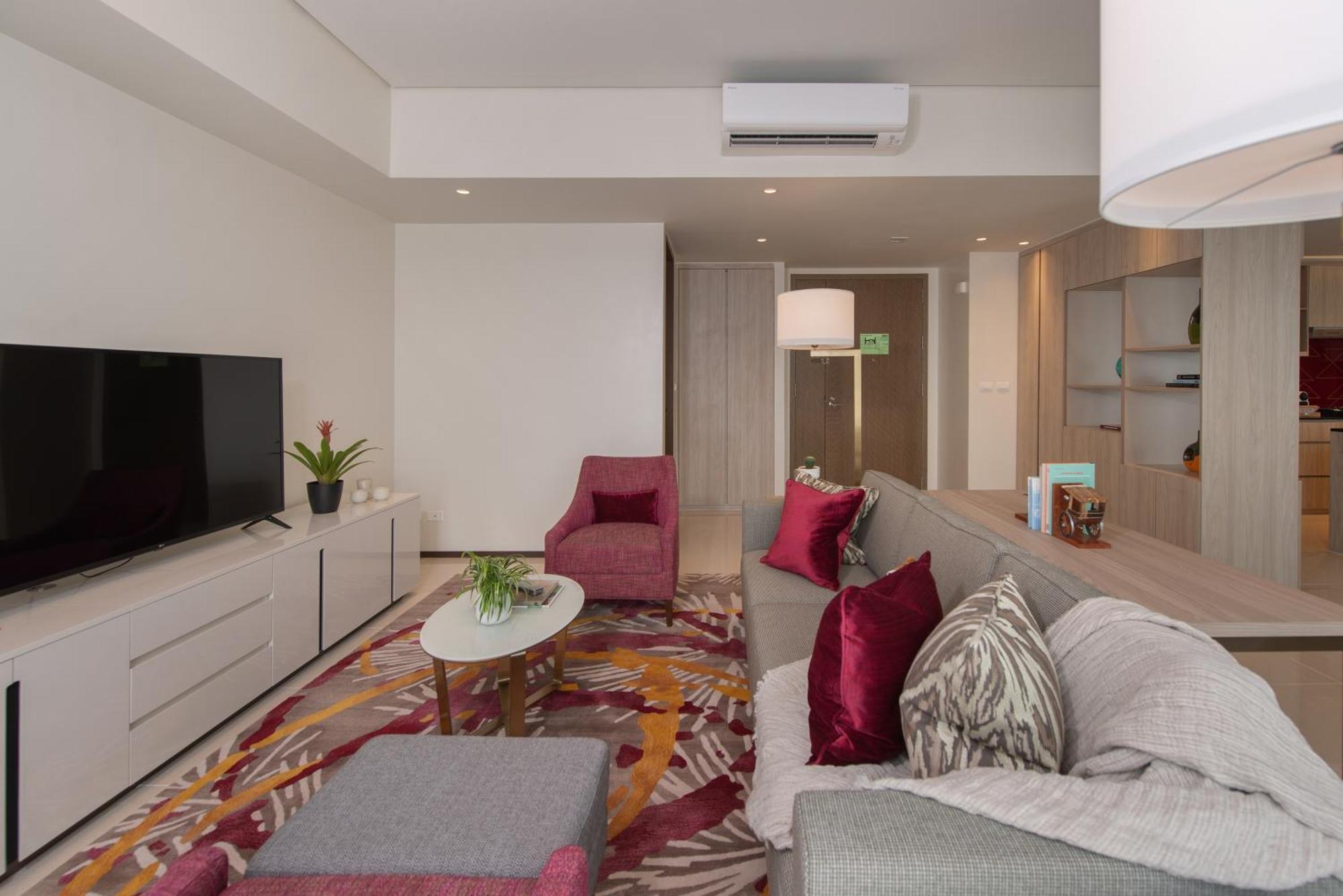 Somerset Central Salcedo Makati Макати Экстерьер фото
