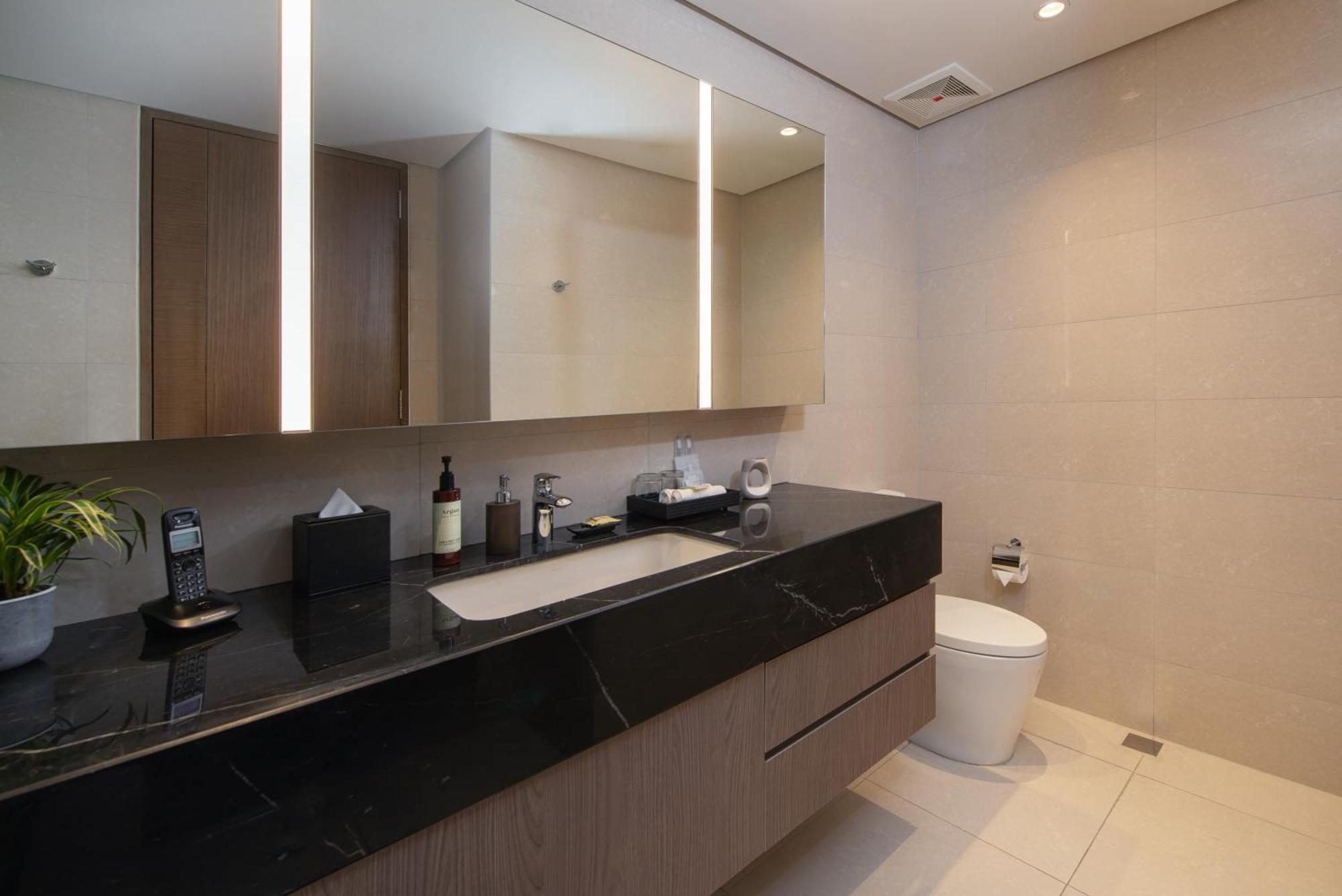 Somerset Central Salcedo Makati Макати Экстерьер фото
