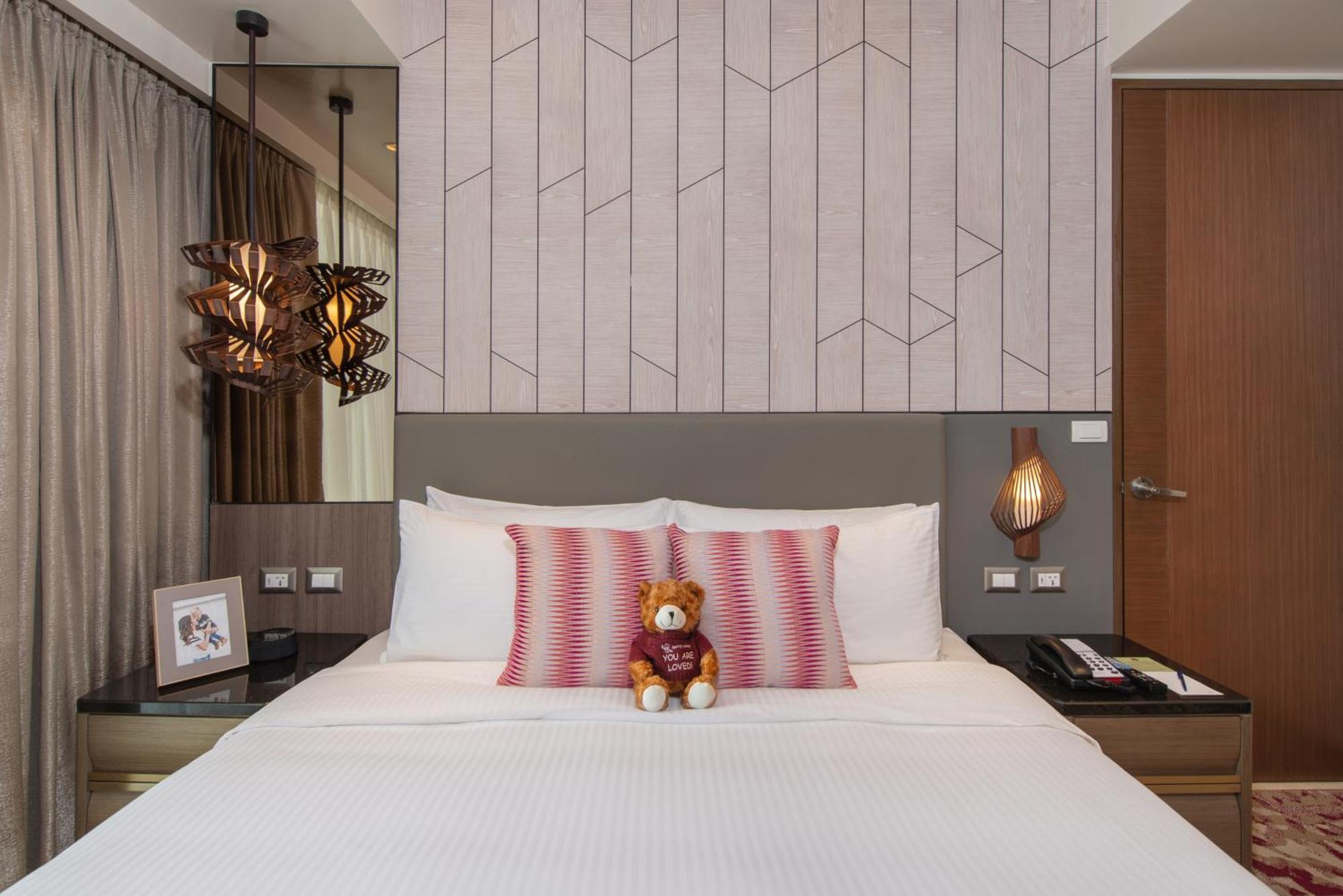Somerset Central Salcedo Makati Макати Экстерьер фото